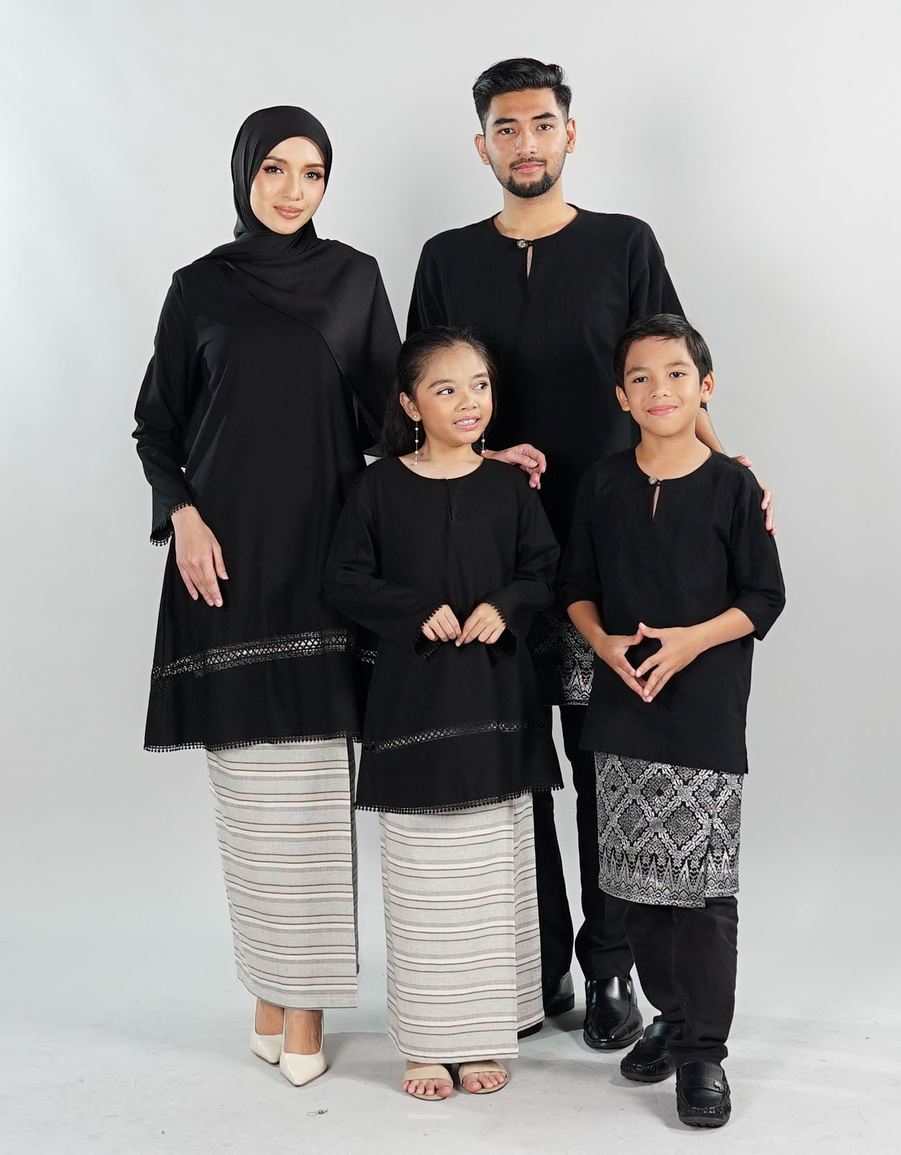 Radeen Kurta Adult - 10 Black [To Ship On 30/1/2025]