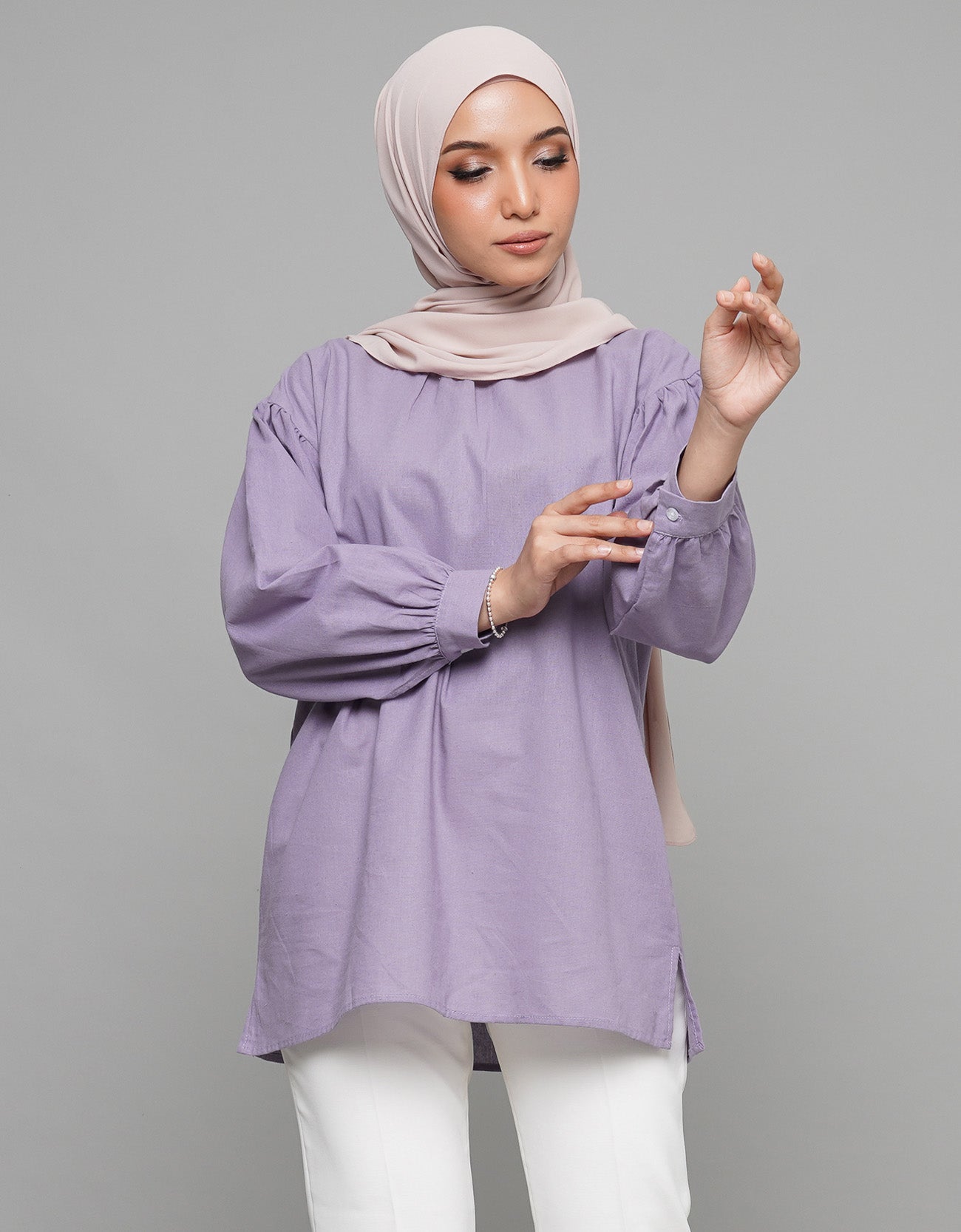 Gina Blouse Straight Fit Puff Sleeves Design